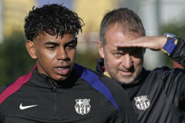 Mỗi đội: Các gia đình của các cầu thủ Barcelona thường ra ngoài với các cầu thủ, và câu lạc bộ đã sắ