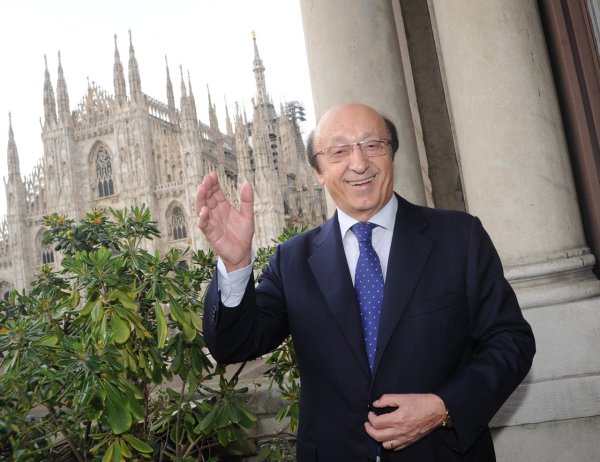 Moji: Khi Juventus thi đấu với Milan năm 2004, cựu chủ tịch Hiệp hội bóng đá Ý đã cố gắng ủng hộ ngư