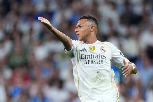 AS: MBAPPE mang theo một mình về phía trước của Real Madrid, đội đã ghi 10 bàn sau 8 trận