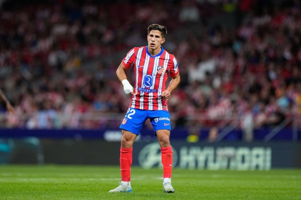 Marca: Atletico Madrid đã thảo luận về việc gia hạn hợp đồng với Simeone Jr. cho đến năm 2030, và mộ