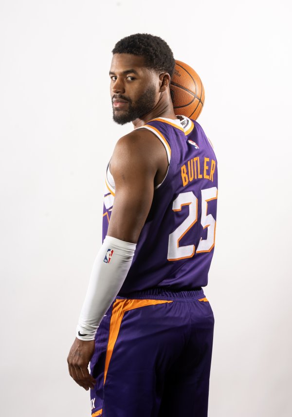 Jared Butler đánh 35+7+9 trước