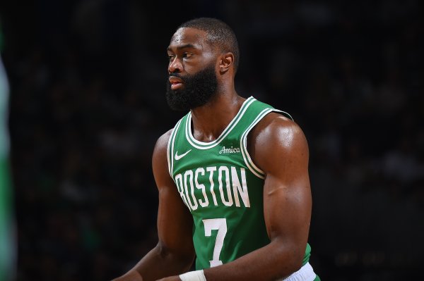 Zhang Jiawei: Jaylen Brown chơi theo phong cách FMVP vào cuối quý hai. Nội dung game của Quân Xanh t