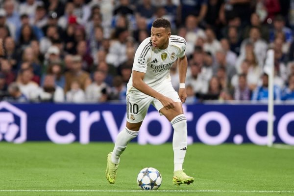 Mbappé ghi 13 bàn sau 11 vòng đầu tiên La Liga mùa này, chỉ đứng sau Ronaldo ở đội hình Real Madrid 