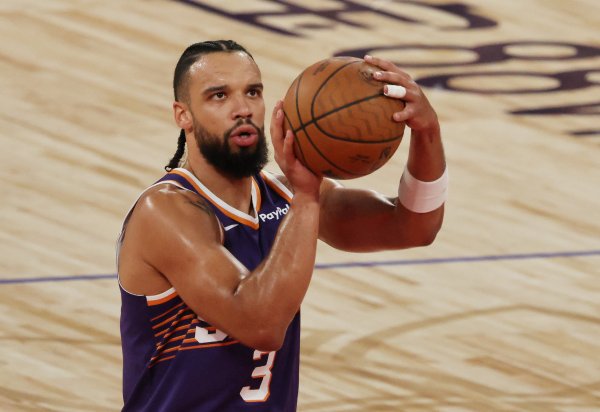 Không có cảm giác giết chóc! Dillon ghi được 18 điểm và 5 rebound khi thực hiện 4/13 quả ném phạt, 1