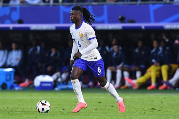 PV: Camavinga bỏ lỡ trận đấu của Pháp tối nay. Việc anh ấy có trở lại Madrid sớm hay không sẽ được x